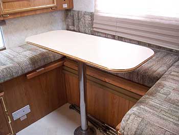 PALOMINO DELUXE U-SHAPED GALLEY